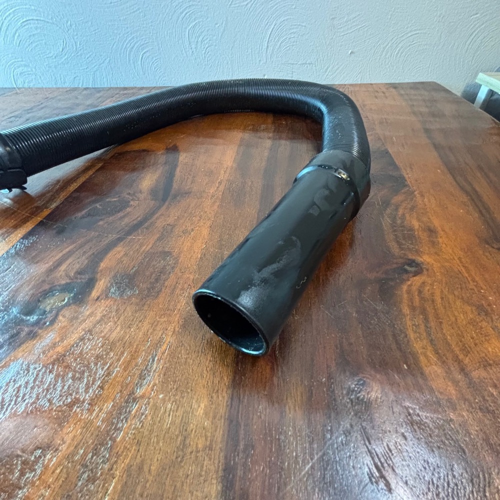 Bissell 10096 Replacement Vacuum Hose Assembly Black Flexible Ribbed 31 Inch - Picture 4 of 5